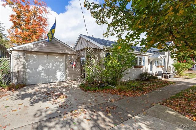 Builiding view thirty one for 215 Oneida, Tecumseh, MI. 49286