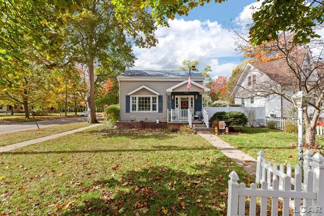 Builiding view thirty six for 215 Oneida, Tecumseh, MI. 49286