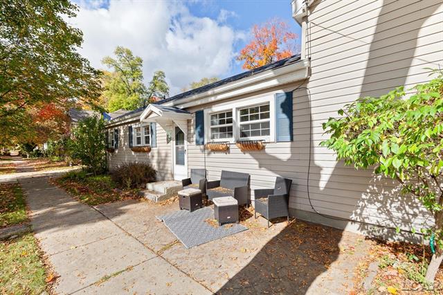 Builiding view twenty nine for 215 Oneida, Tecumseh, MI. 49286