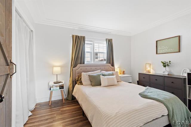 Builiding view twenty one for 215 Oneida, Tecumseh, MI. 49286