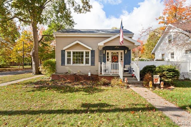 Builiding view twenty six for 215 Oneida, Tecumseh, MI. 49286