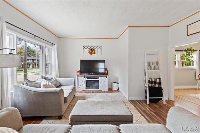 Builiding view two for 215 Oneida, Tecumseh, MI. 49286