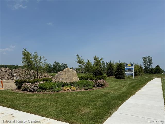 Builiding view forty eight for 53183 Woodland Meadows, New Baltimore, MI. 48047