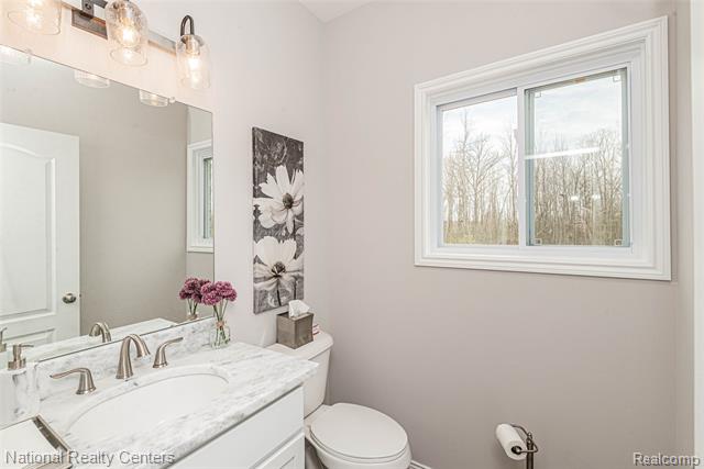 Builiding view twenty for 53183 Woodland Meadows, New Baltimore, MI. 48047