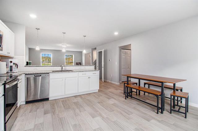 Builiding view eight for 47223 Silver Oaks, Mattawan, MI. 49071