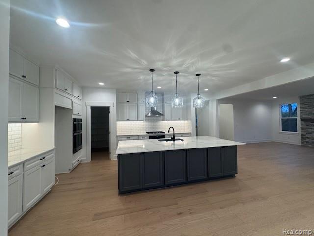 Builiding view twenty one for 22615 Novi, Novi, MI. 48375