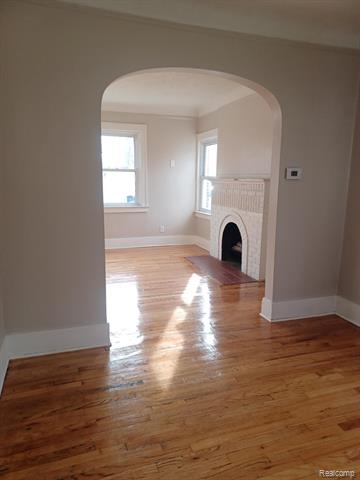 Builiding view eight for 15496 Minock, Detroit, MI. 48223