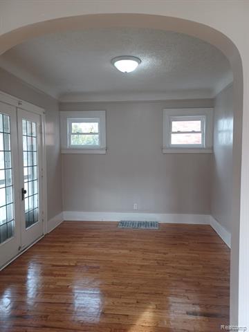 Builiding view seven for 15496 Minock, Detroit, MI. 48223