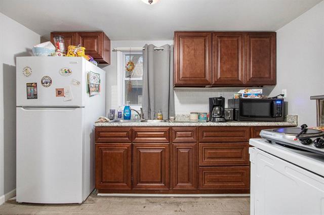 Builiding view eleven for 1613 Norton, Benton Harbor, MI. 49022