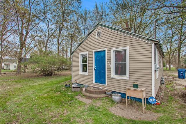 Builiding view three for 1613 Norton, Benton Harbor, MI. 49022