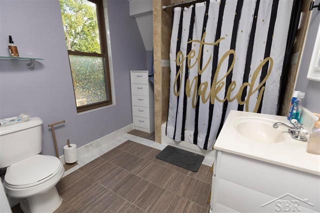 Builiding view fourteen for 1108 Linn, Bay City, MI. 48706