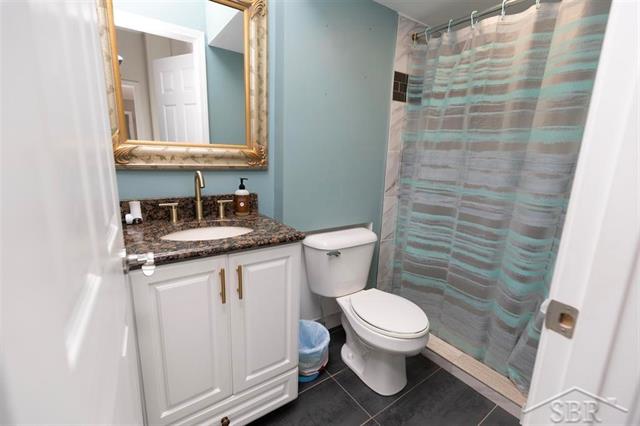 Builiding view seven for 1108 Linn, Bay City, MI. 48706