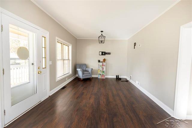 Builiding view two for 1108 Linn, Bay City, MI. 48706