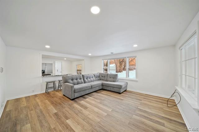 Builiding view eight for 528 18Th, Jackson, MI. 49203