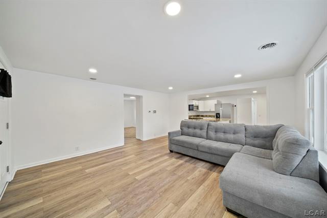 Builiding view nine for 528 18Th, Jackson, MI. 49203