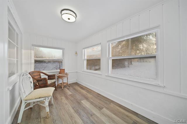 Builiding view six for 528 18Th, Jackson, MI. 49203