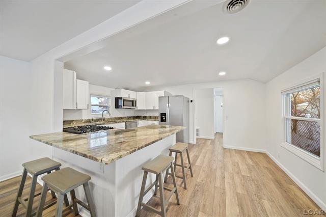 Builiding view ten for 528 18Th, Jackson, MI. 49203