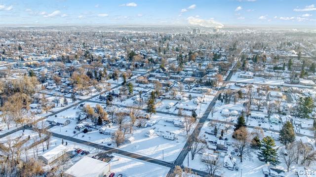 Builiding view thirty four for 528 18Th, Jackson, MI. 49203