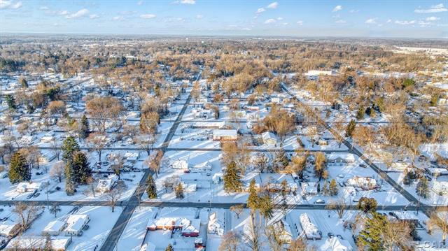 Builiding view thirty one for 528 18Th, Jackson, MI. 49203