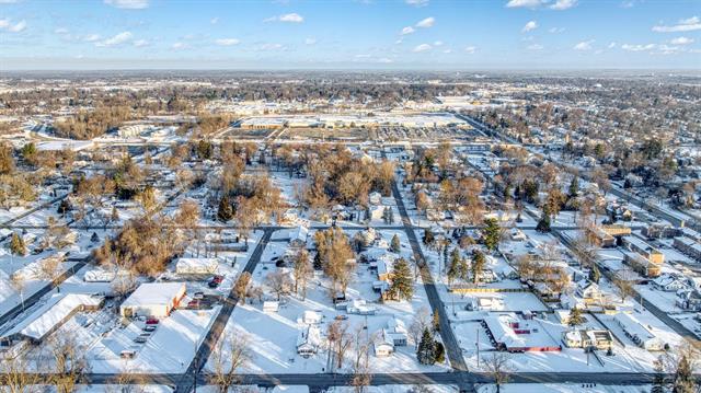 Builiding view thirty three for 528 18Th, Jackson, MI. 49203