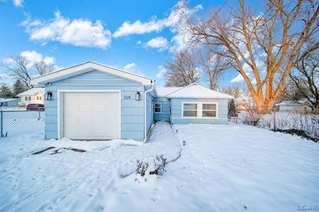 Builiding view three for 528 18Th, Jackson, MI. 49203