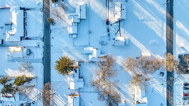 Builiding view twenty nine for 528 18Th, Jackson, MI. 49203