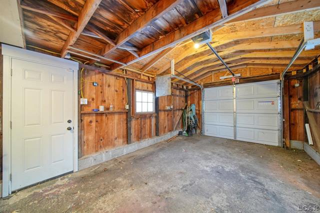 Builiding view twenty two for 528 18Th, Jackson, MI. 49203