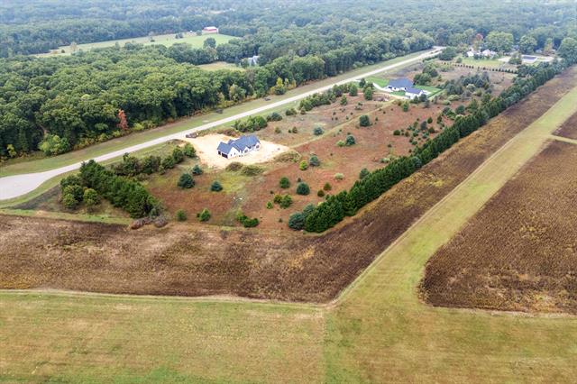 Builiding view thirty six for 61121 Airpark, Mattawan, MI. 49071