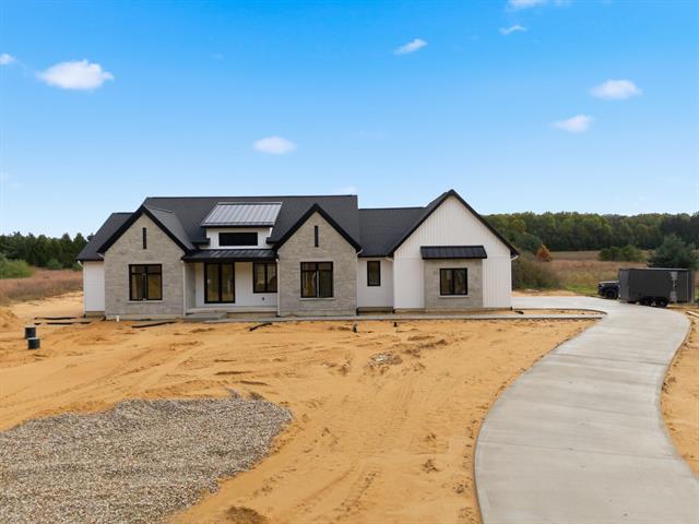 Builiding view two for 61121 Airpark, Mattawan, MI. 49071