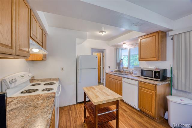 Builiding view nine for 3020 Glengary, Commerce Township, MI. 48382
