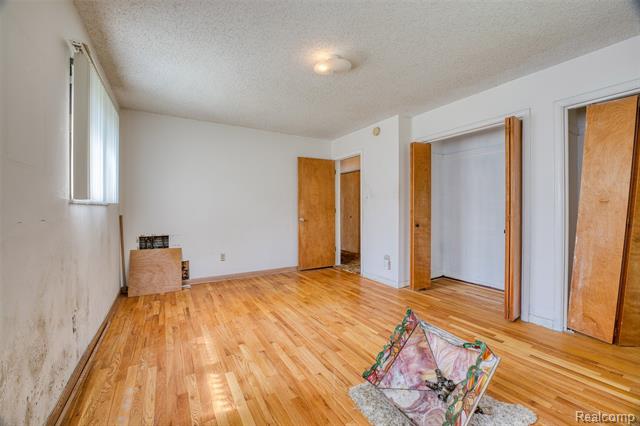 Builiding view seventeen for 3020 Glengary, Commerce Township, MI. 48382