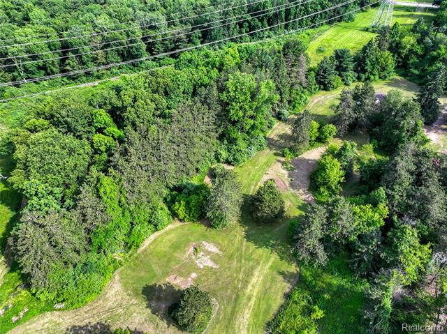 Builiding view thirty eight for 3020 Glengary, Commerce Township, MI. 48382