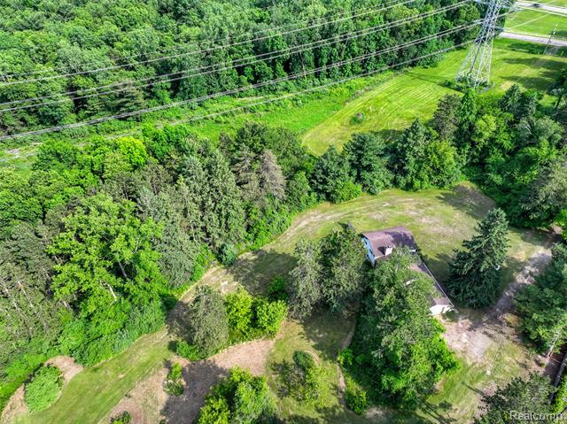 Builiding view thirty nine for 3020 Glengary, Commerce Township, MI. 48382