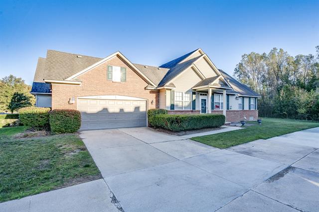 Builiding view forty two for 29581 Trail Creek, New Boston, MI. 48164