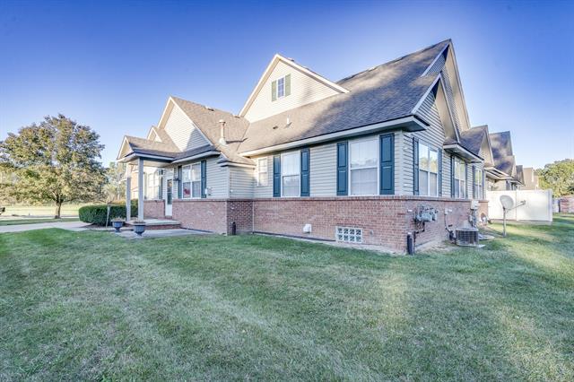 Builiding view thirty nine for 29581 Trail Creek, New Boston, MI. 48164