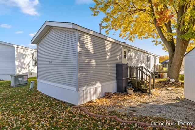 Builiding view fifteen for 1800 Main, Lowell, MI. 49331