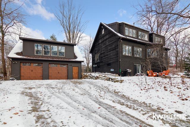 Builiding view fifty for 897 Annie Lang, Milford, MI. 48381