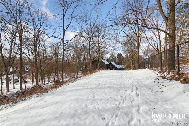 Builiding view forty eight for 897 Annie Lang, Milford, MI. 48381