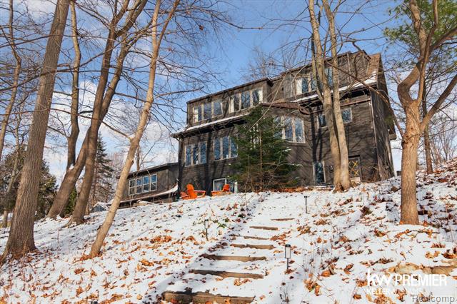 Builiding view forty five for 897 Annie Lang, Milford, MI. 48381