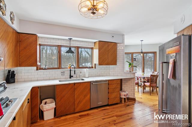 Builiding view sixteen for 897 Annie Lang, Milford, MI. 48381