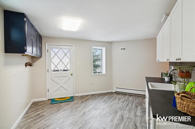 Builiding view thirty seven for 897 Annie Lang, Milford, MI. 48381