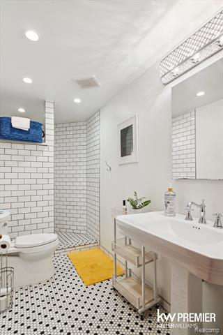 Builiding view twenty two for 897 Annie Lang, Milford, MI. 48381