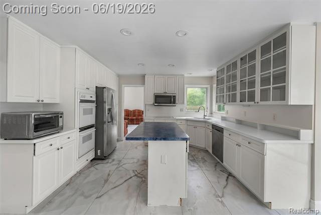 Builiding view eleven for 7386 Woodlore, West Bloomfield, MI. 48323