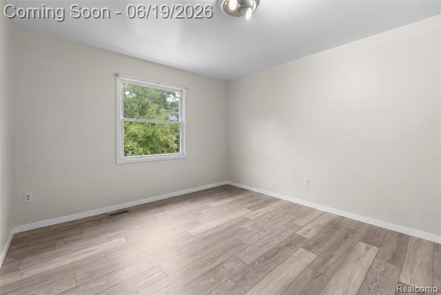 Builiding view fourteen for 7386 Woodlore, West Bloomfield, MI. 48323