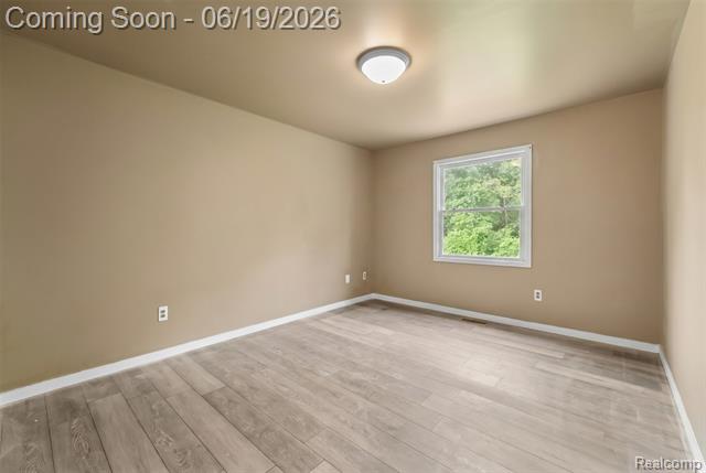 Builiding view twenty seven for 7386 Woodlore, West Bloomfield, MI. 48323