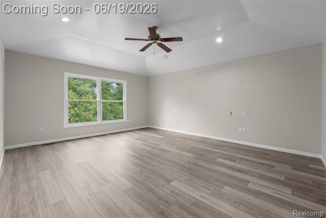 Builiding view twenty for 7386 Woodlore, West Bloomfield, MI. 48323