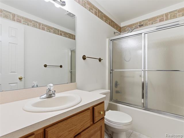 Builiding view thirty three for 12311 Water Greens, Fenton, MI. 48430