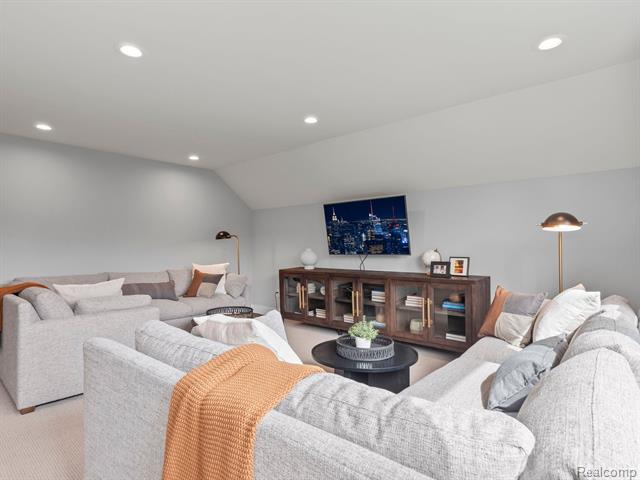 Builiding view six for 4481 Farm View, Ann Arbor, MI. 48105