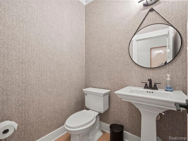 Builiding view twenty nine for 4481 Farm View, Ann Arbor, MI. 48105