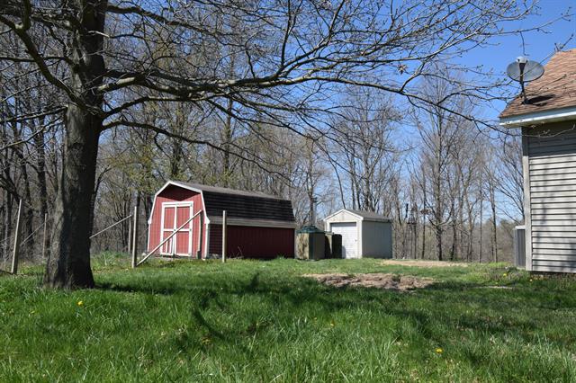 Builiding view ten for 47944 County Road 673, Lawrence, MI. 49064